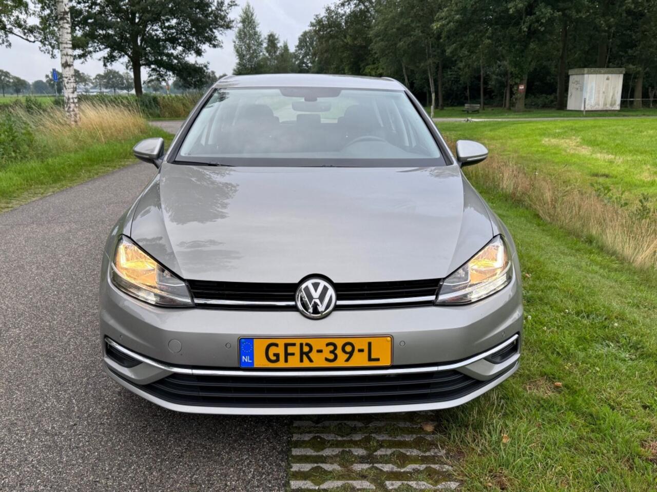 Volkswagen GOLF 1.0 TSI / COMFORTLINE / DAB / 18 INCH / CAMERA / 2019 / BTW