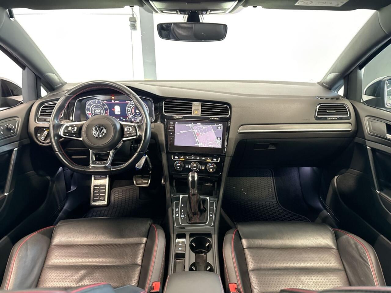 Volkswagen GOLF 2.0 TSI GTI Perf. | PANO | ACC | LEDER | LMV | LED | NAVI | ALAR