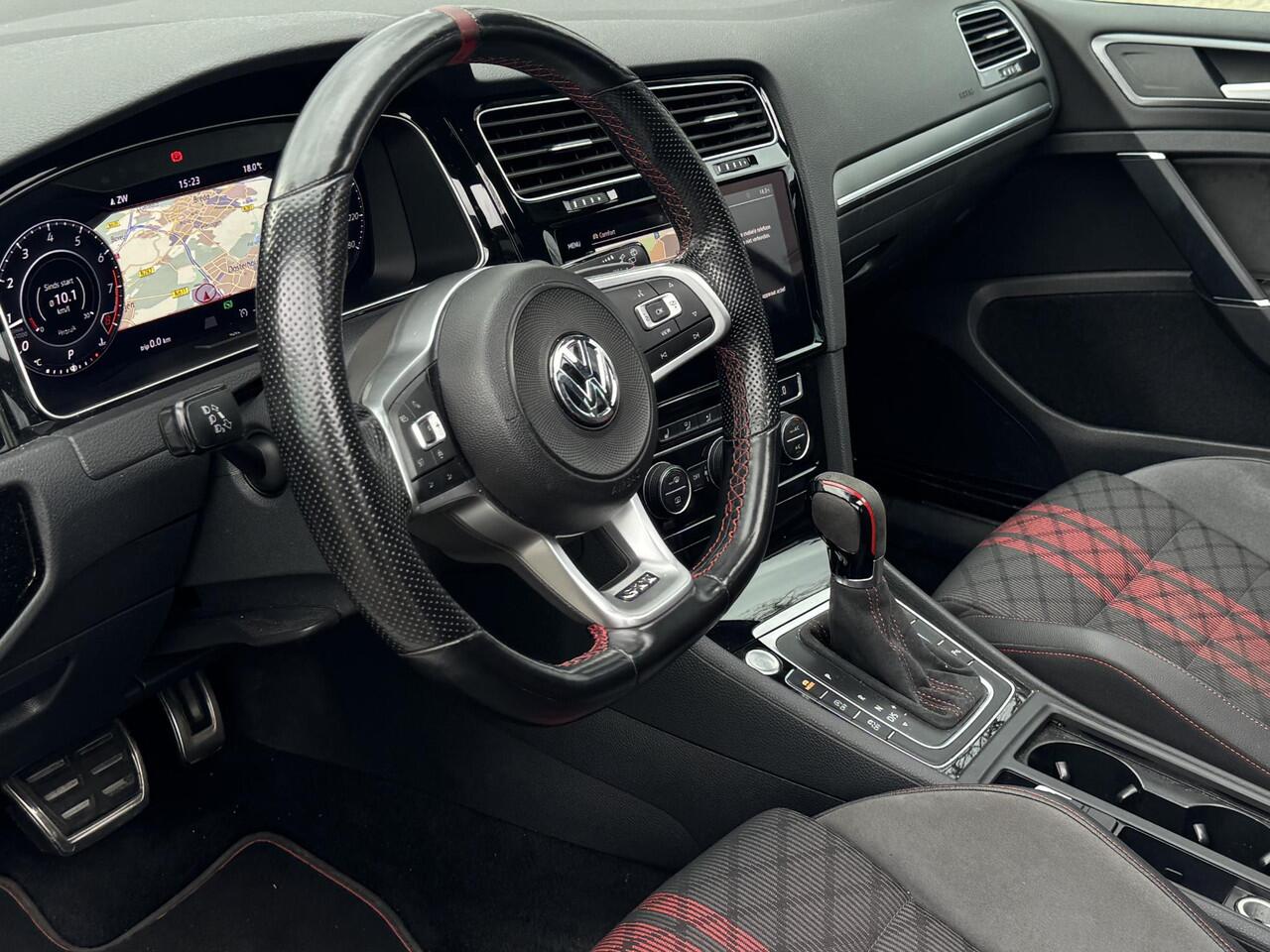 Volkswagen GOLF 2.0 TSI GTI TCR |PANO VIRTUAL CAM CARPLAY