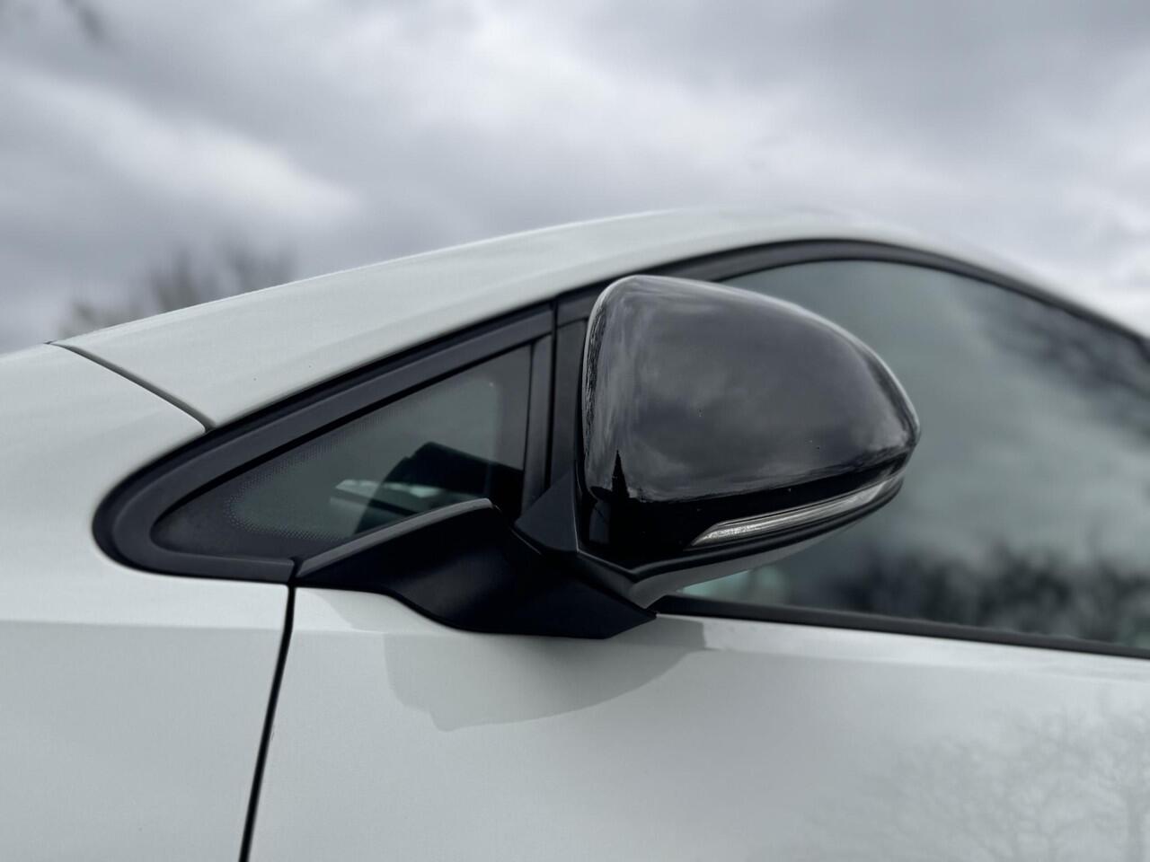 Volkswagen GOLF 2.0 TSI GTI TCR |PANO VIRTUAL CAM CARPLAY