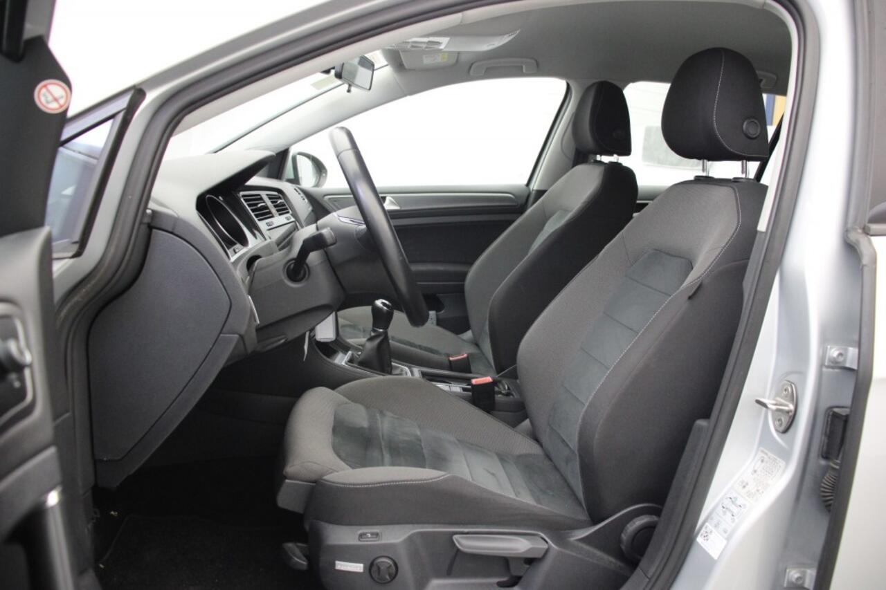 Volkswagen GOLF Variant 1.6 TDI Comfortline Business - Carplay, Massage, Stoelverw.