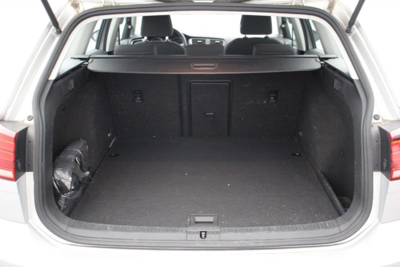 Volkswagen GOLF Variant 1.6 TDI Comfortline Business - Carplay, Massage, Stoelverw.