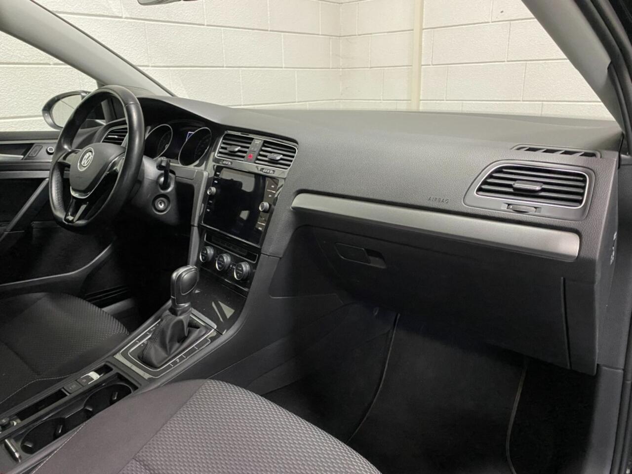 Volkswagen GOLF 1.0 TSI Comfortline, Navi, PDC, AUT