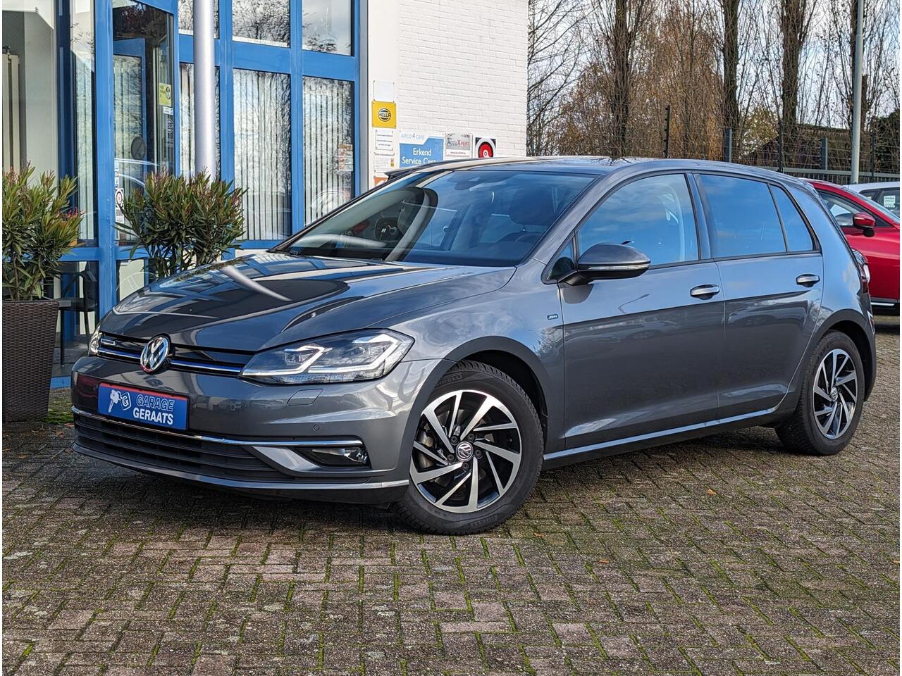 Volkswagen GOLF 1.5 TSI Highline | Automaat, Digitaal Display, Dodehoekherkenning, Lane assist, Camera, Navigatie, zeer luxe!