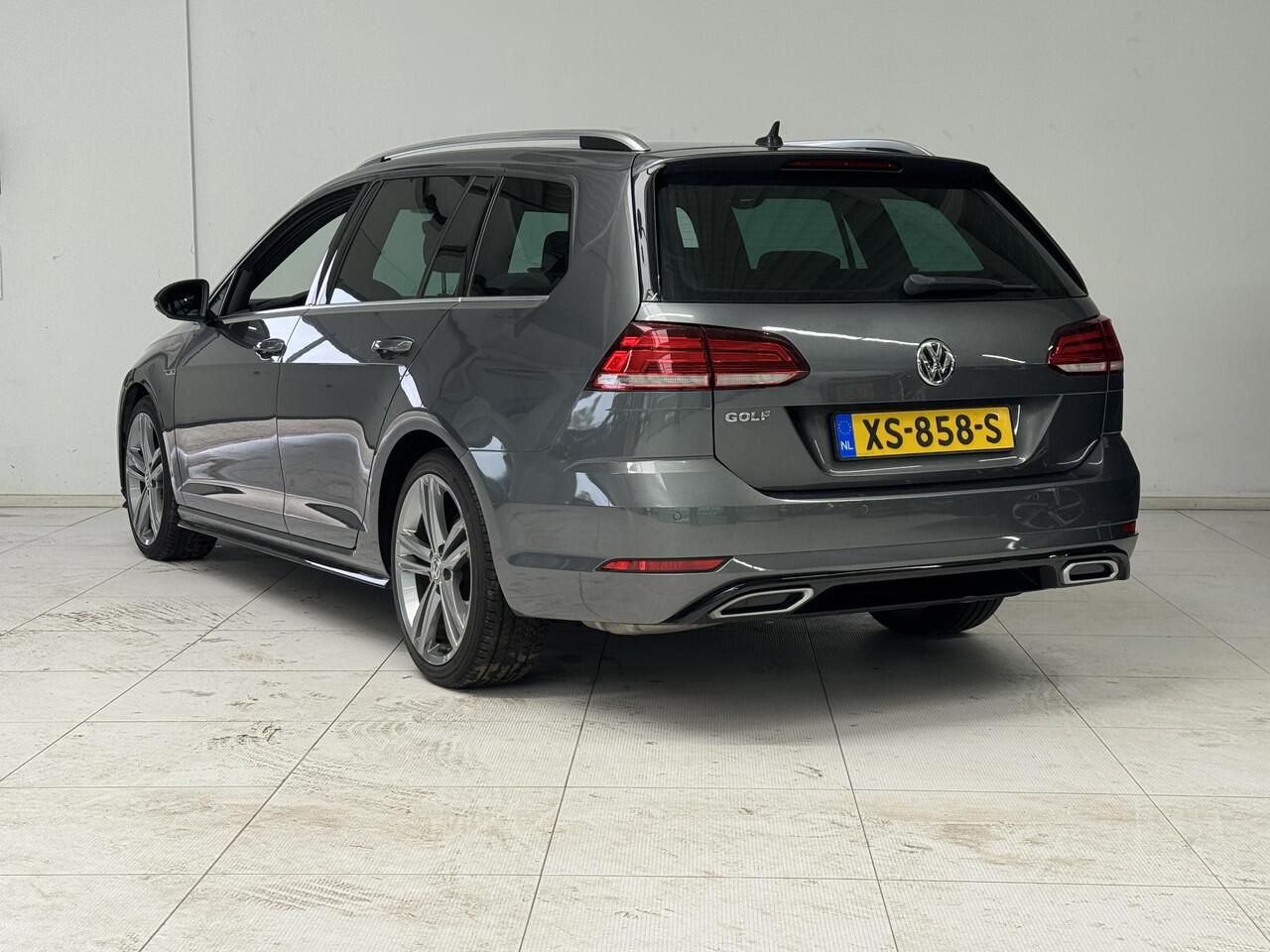 Volkswagen GOLF Variant 1.5 TSI Highline Business R | Navigatie | Camera | Cruise control adaptief |