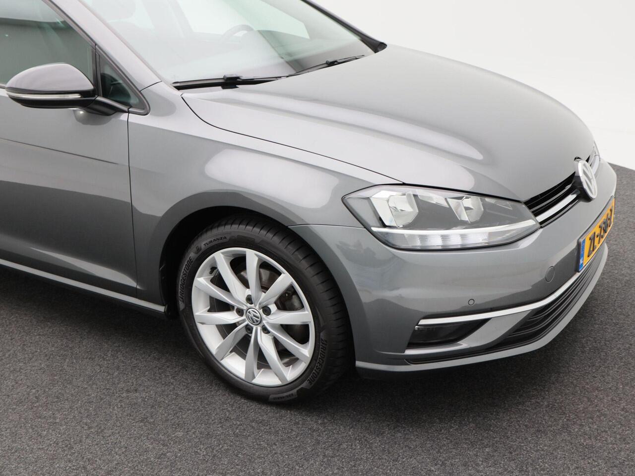 Volkswagen GOLF 1.6 TDi Highline 115 Pk Automaat | Adaptive Cruise | Digitaal Dashboard | CarPlay | Navigatiesysteem | Trekhaak | Parkeersensoren |16 Inch