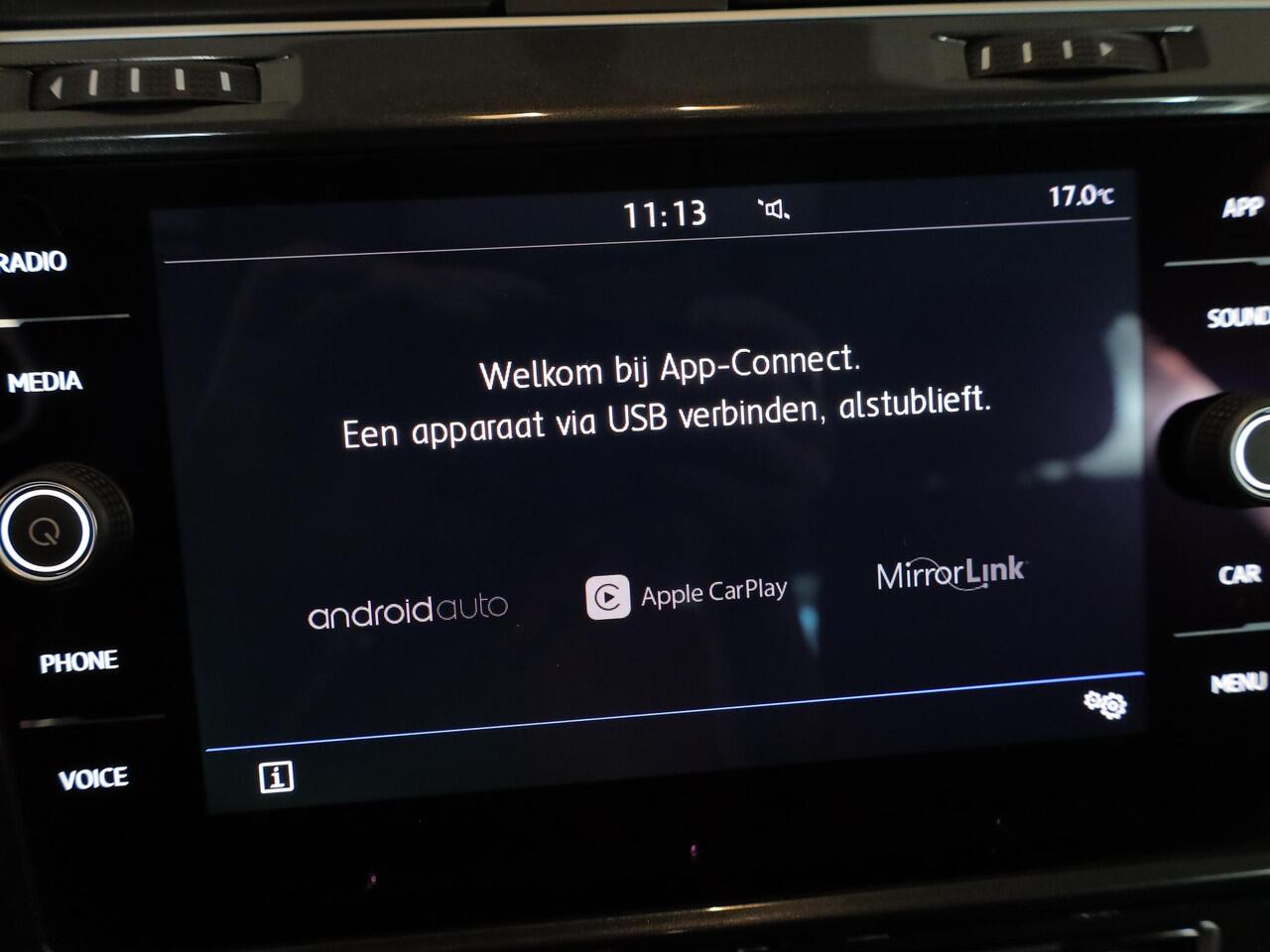 Volkswagen GOLF 1.0 TSI Comfortline 116 pk | Navigatie via App | Parkeersensoren | Adaptieve cruise control | Autom. airco | App connect |