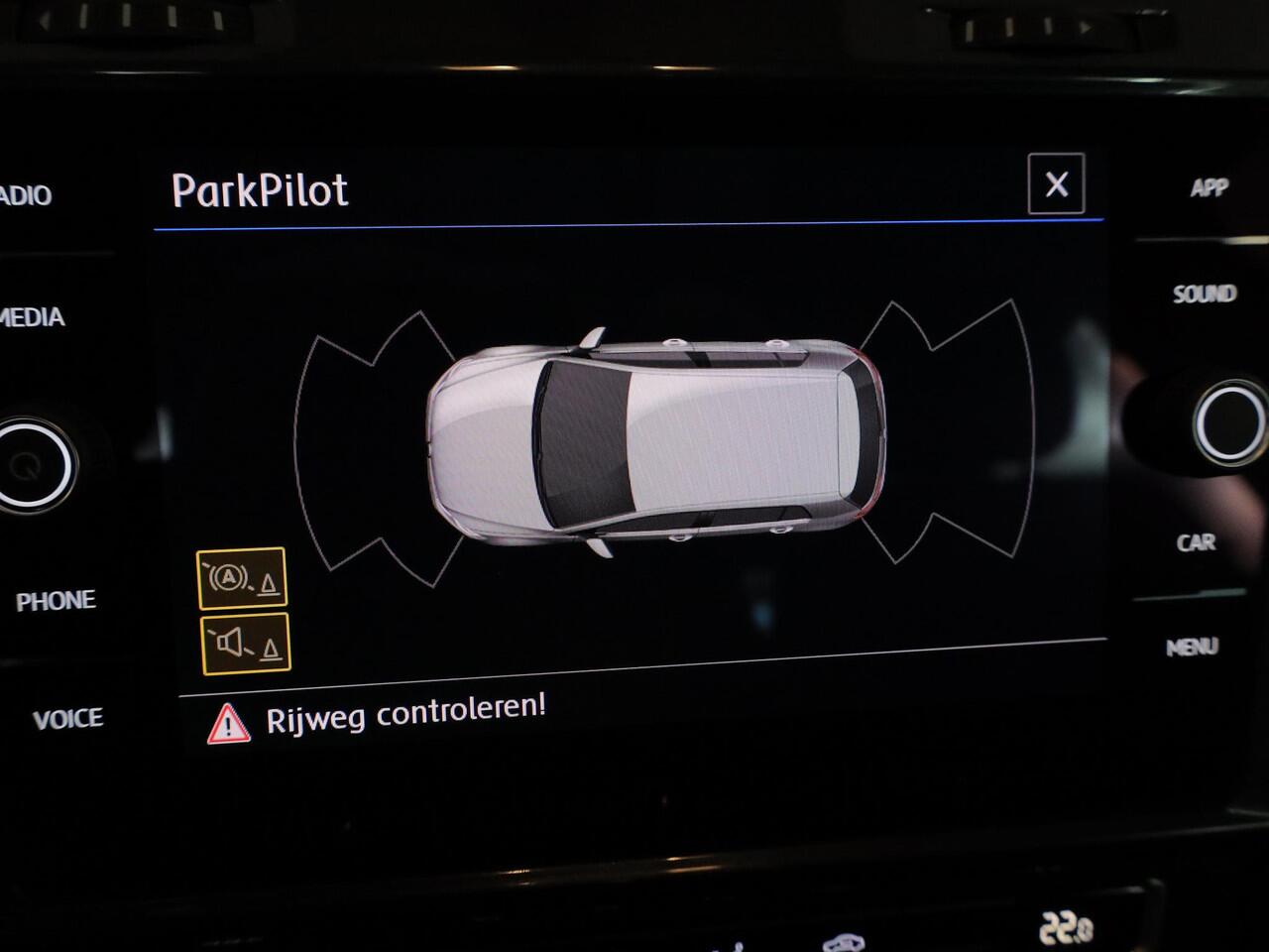 Volkswagen GOLF 1.0 TSI Comfortline 116 pk | Navigatie via App | Parkeersensoren | Adaptieve cruise control | Autom. airco | App connect |