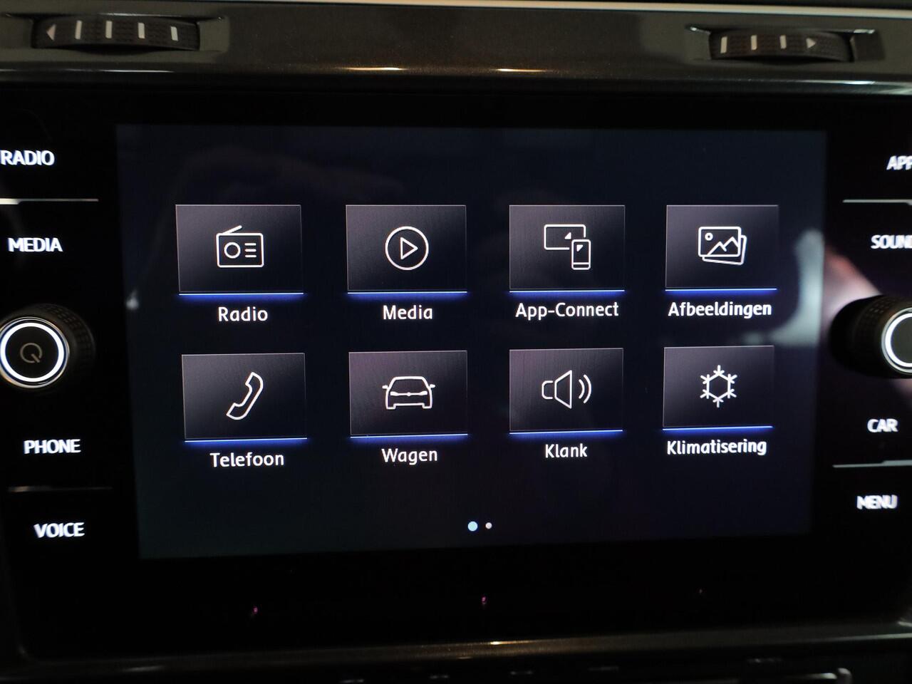 Volkswagen GOLF 1.0 TSI Comfortline 116 pk | Navigatie via App | Parkeersensoren | Adaptieve cruise control | Autom. airco | App connect |