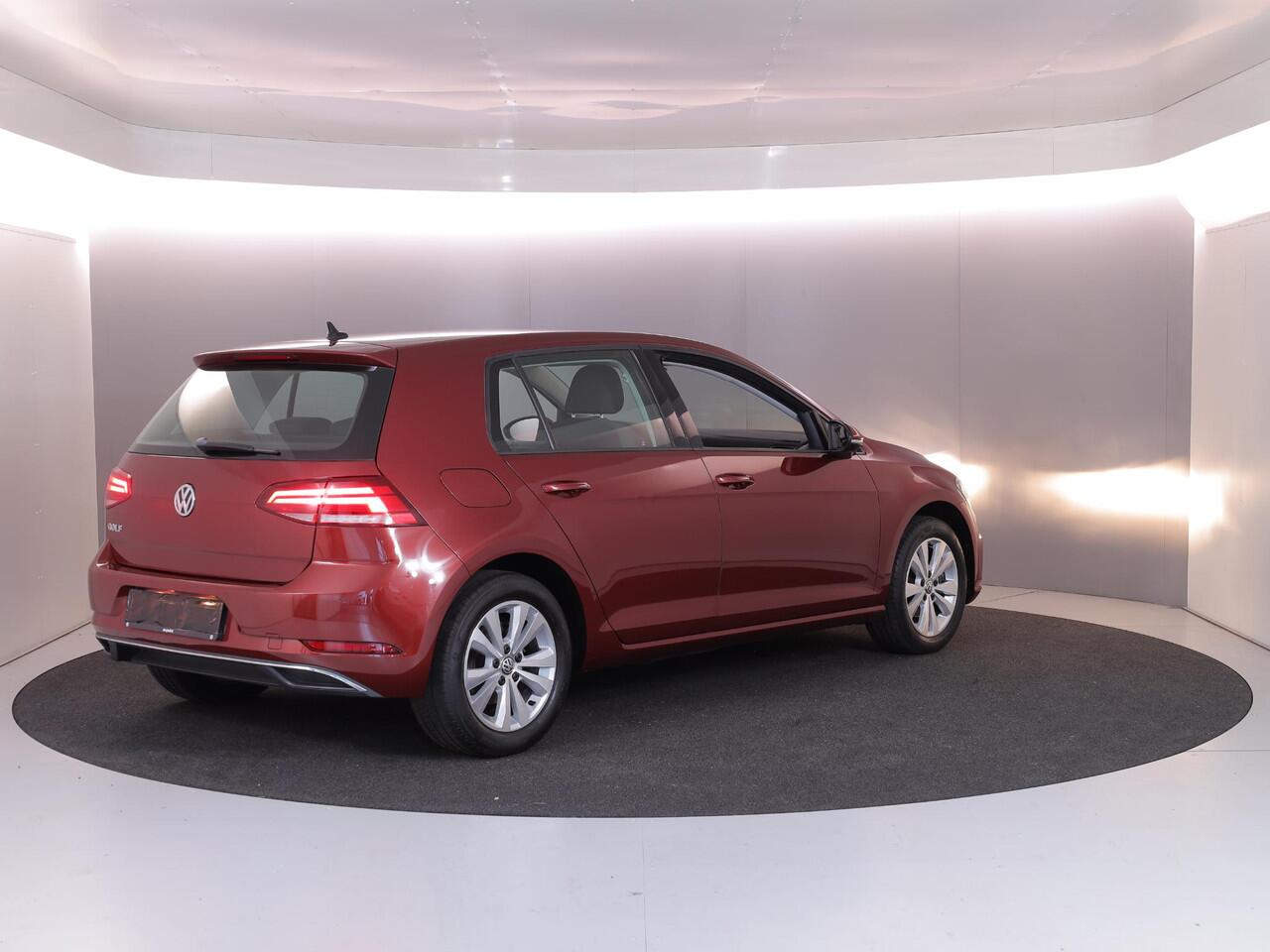 Volkswagen GOLF 1.0 TSI Comfortline 116 pk | Navigatie via App | Parkeersensoren | Adaptieve cruise control | Autom. airco | App connect |