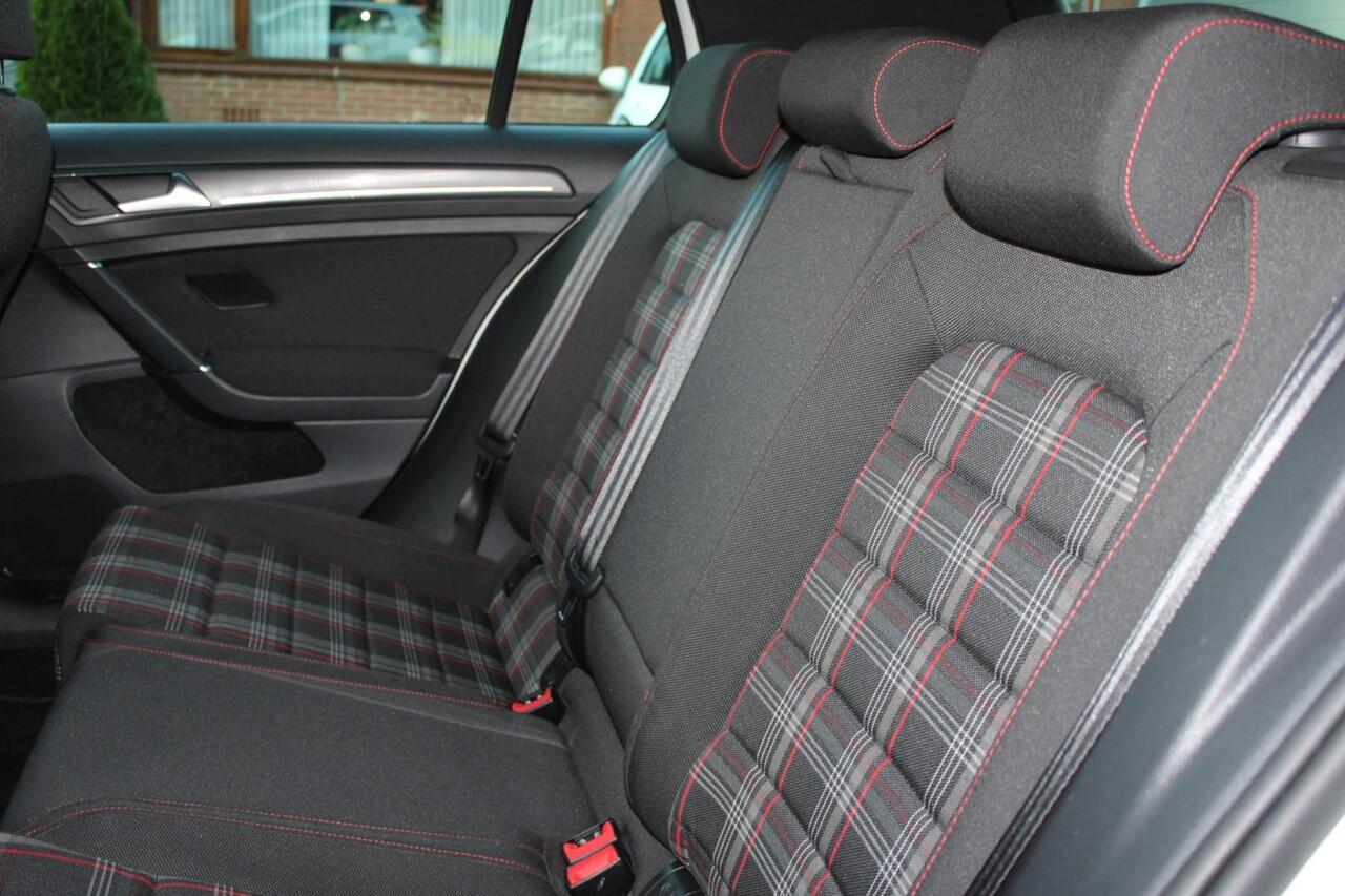 Volkswagen GOLF 2.0 TSI GTI Performance Pano, Navi, Camera, Garantie!