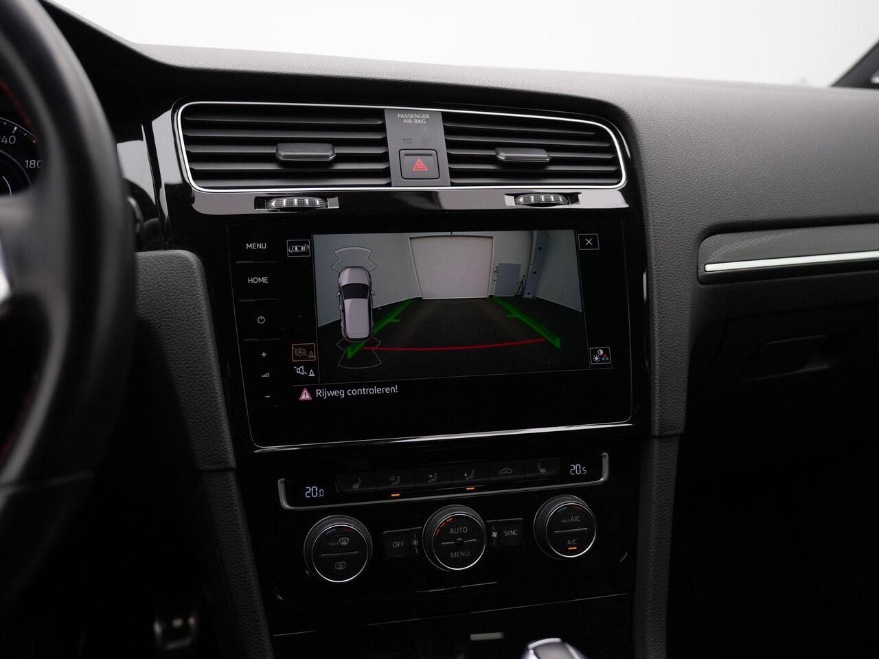Volkswagen GOLF 2.0 TSI 245 pk DSG GTI Performance - Origineel NL | Trekhaak | Dynaudio | Adaptief sportonderstel | Navigatie Discover Pro | Achteruitrijcamera