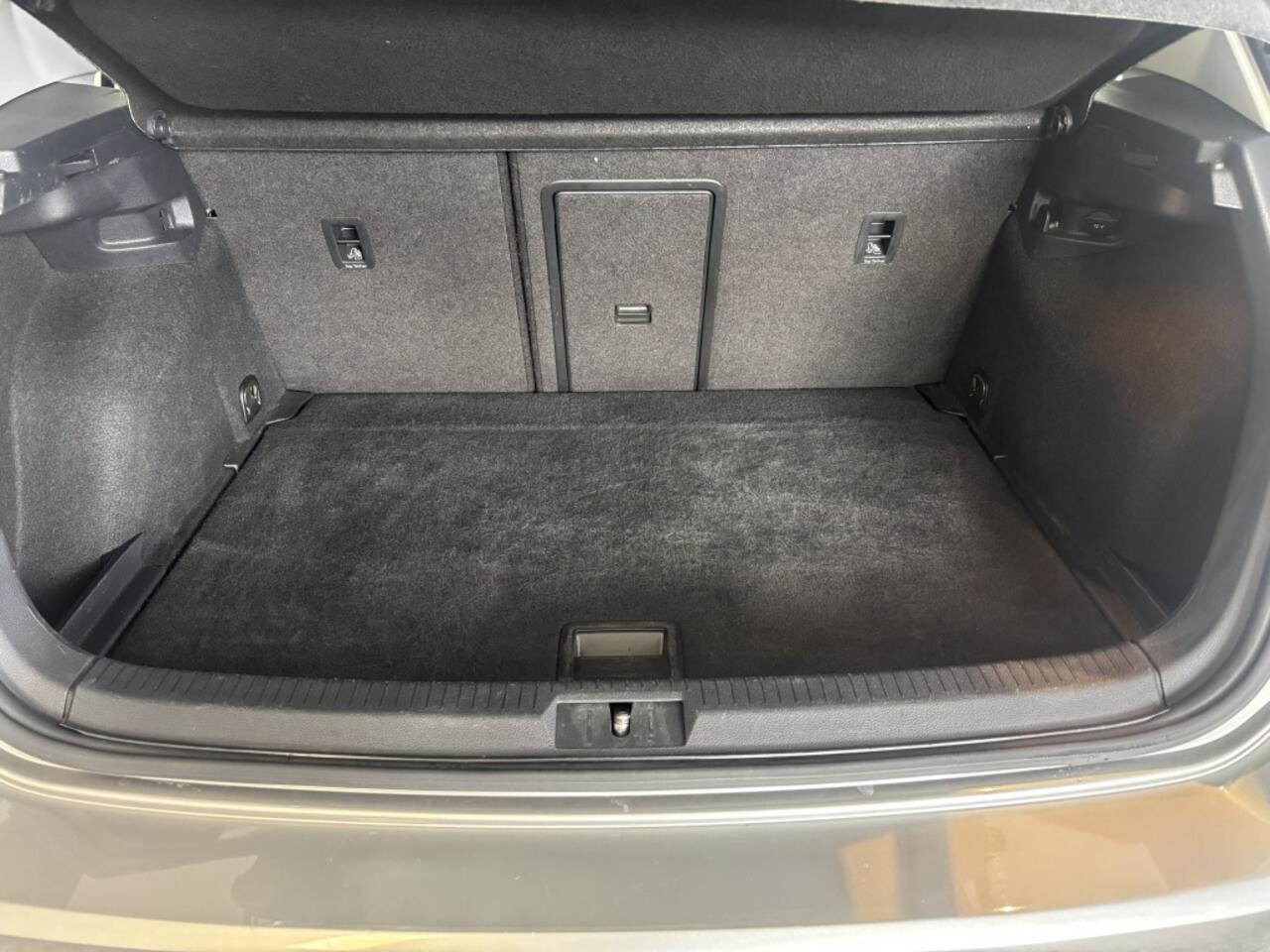Volkswagen GOLF 1.0 TSI Comfortline PDC, Apple/Android, Trekhaak