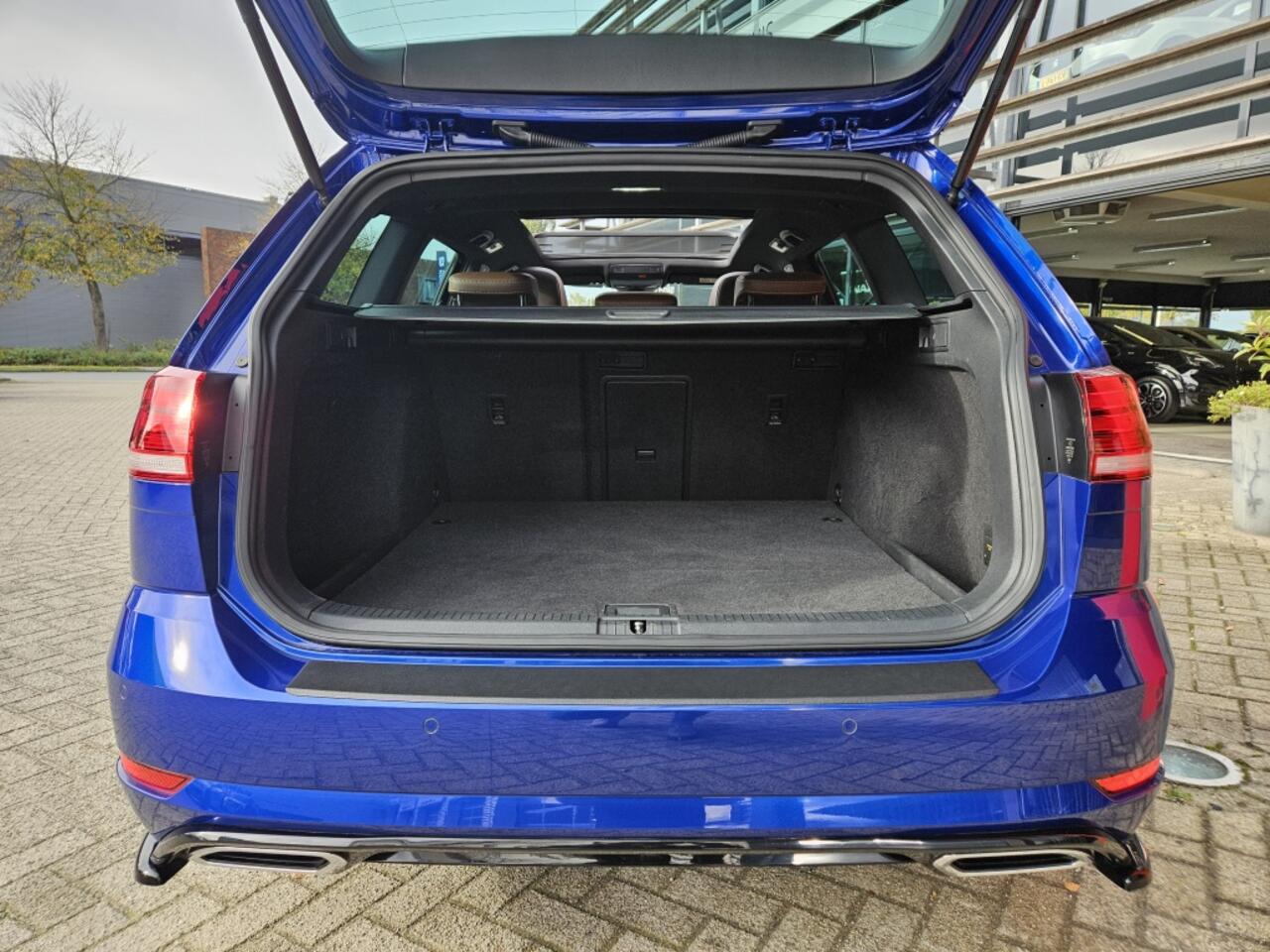 Volkswagen GOLF 1.5 TSI A/T 150pk HighLine Business R-line
