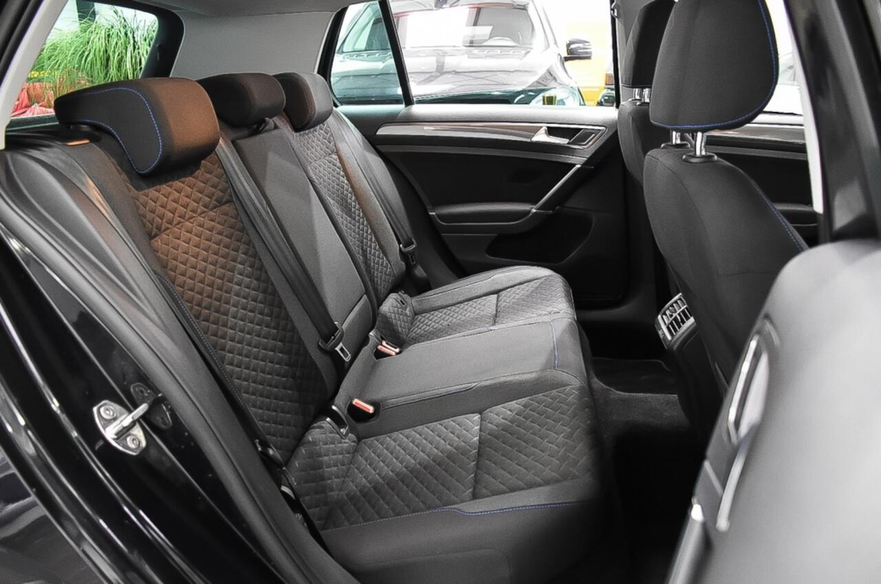 Volkswagen GOLF 1.0 TSI R-LINE | LED-MATRIX | FACELIFT | CARPLAY |