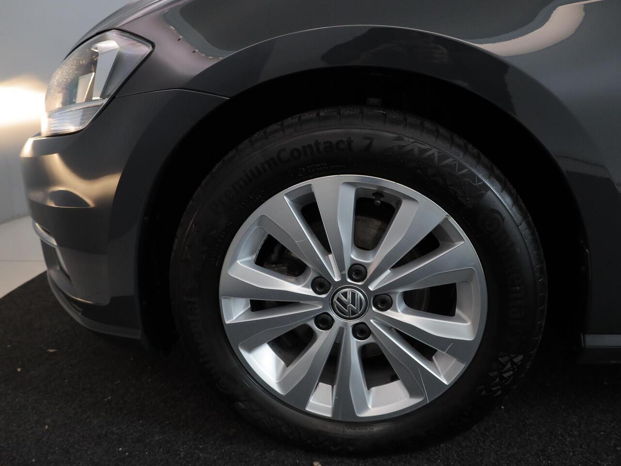 Volkswagen GOLF 1.0 TSI Comfortline 115 pk | Navigatie | Parkeersensoren | Adaptieve cruise control | Apple Carplay/Android Auto |