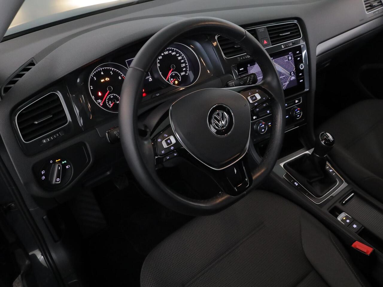 Volkswagen GOLF 1.0 TSI Comfortline 115 pk | Navigatie | Parkeersensoren | Adaptieve cruise control | Apple Carplay/Android Auto |