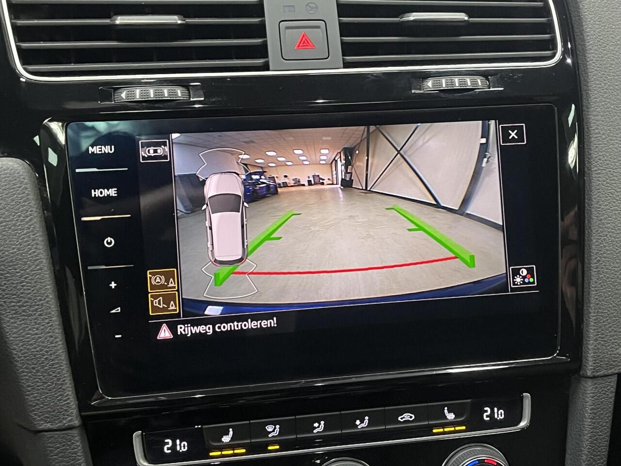 Volkswagen GOLF *4Motion R*DYNAUDIO*440PK*AKRA*PANO*MAXTON*ACC*CAM