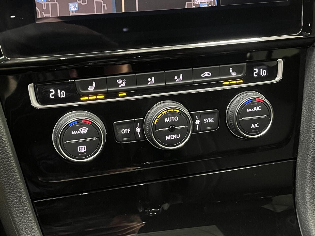 Volkswagen GOLF *4Motion R*DYNAUDIO*440PK*AKRA*PANO*MAXTON*ACC*CAM