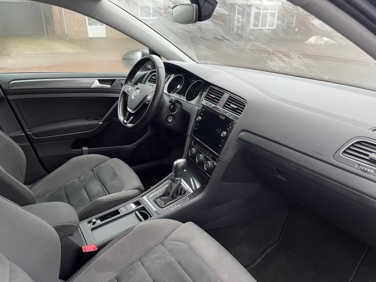 Volkswagen GOLF VARIANT 1.5 TSI AUTOMAAT 131PK / NAVI / TREKHAAK AFN. / ADAP. CRUISE