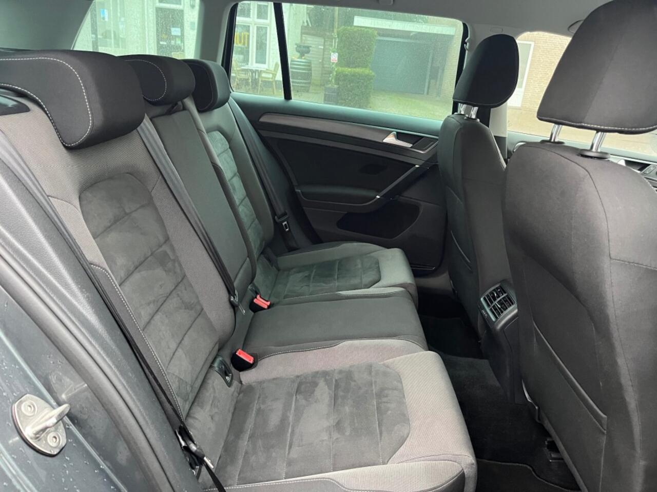 Volkswagen GOLF VARIANT 1.5 TSI AUTOMAAT 131PK / NAVI / TREKHAAK AFN. / ADAP. CRUISE