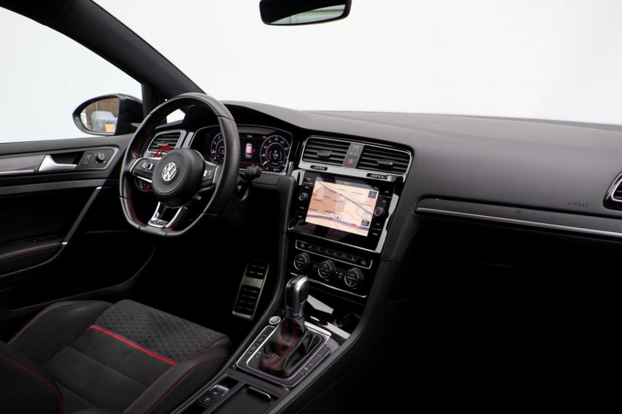 Volkswagen GOLF 2.0 TSI GTI Performance - 245 pk **Pano / Keyless / Camera
