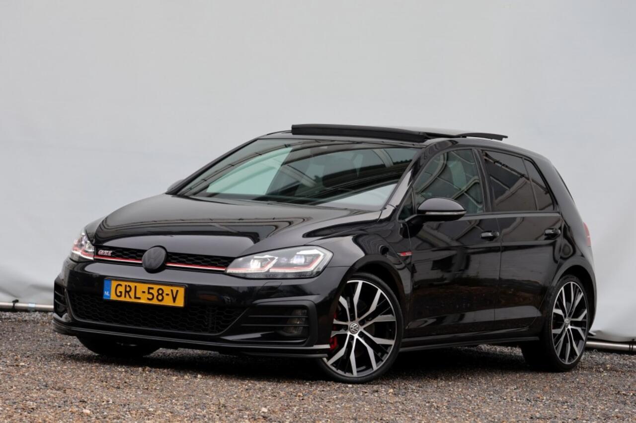 Volkswagen GOLF 2.0 TSI GTI Performance - 245 pk **Pano / Keyless / Camera