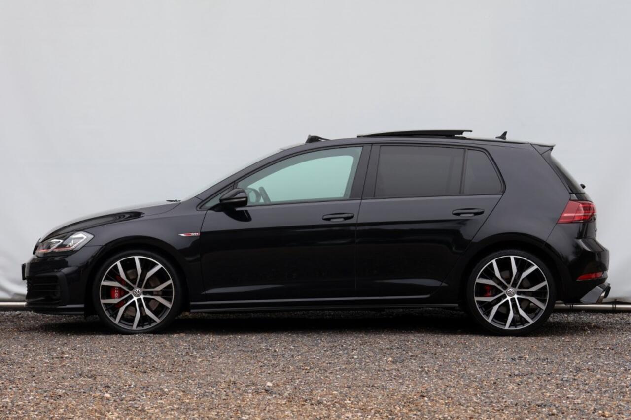 Volkswagen GOLF 2.0 TSI GTI Performance - 245 pk **Pano / Keyless / Camera