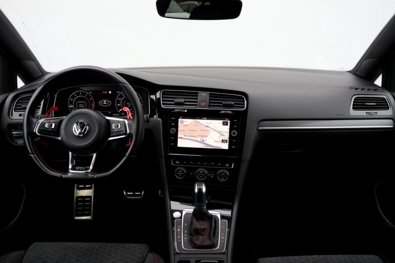 Volkswagen GOLF 2.0 TSI GTI Performance - 245 pk **Pano / Keyless / Camera
