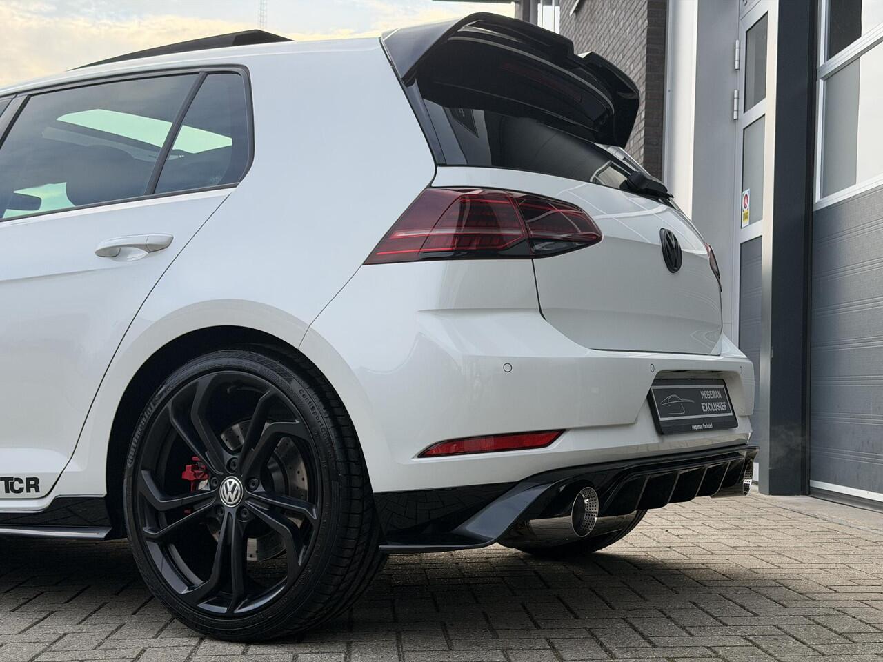 Volkswagen GOLF 2.0 TSI GTI TCR | STAGE 2 | R600 | Schuif-kanteldak | DYNAUDIO | Camera | CarPlay | Keyless | Dodehoek