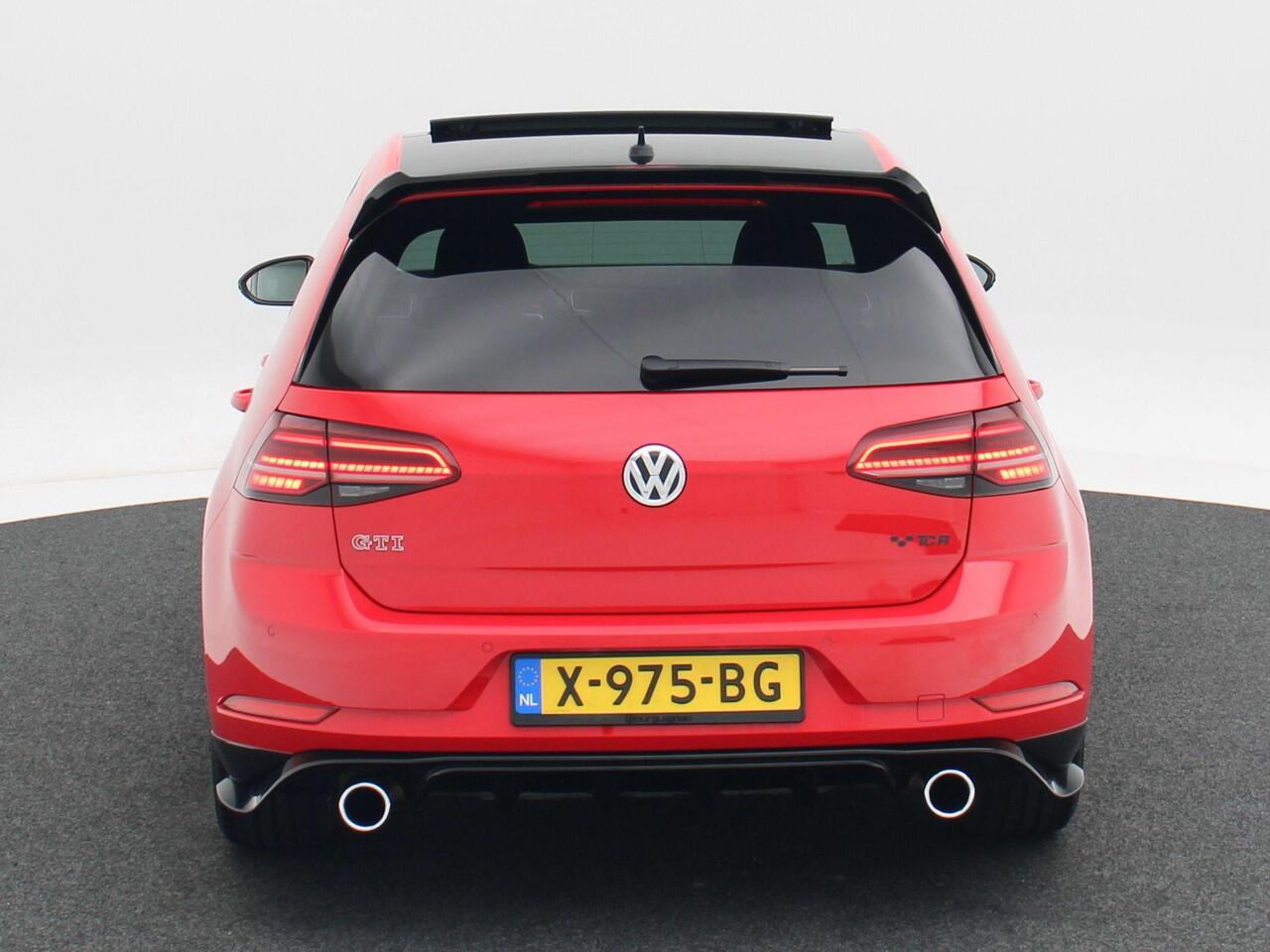 Volkswagen GOLF 2.0 TSi GTi 290 Pk TCR | Panorama Dak | Adaptive Cruise | Camera | Stoelverwarming | 18 inch | 89.906 km!!