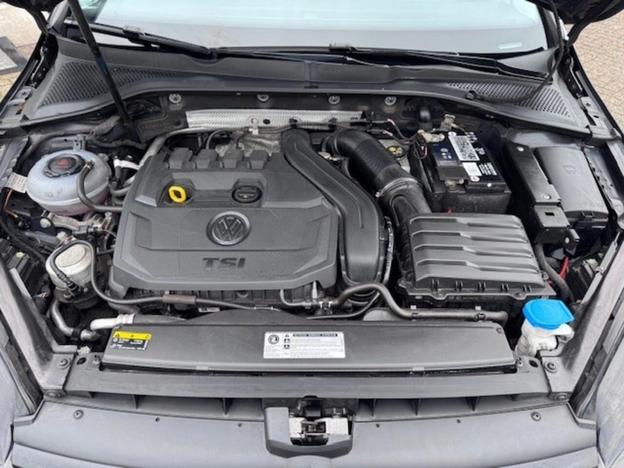 Volkswagen GOLF 1.5 TSI Highline 150 Pk Navi. Appel Carplay.