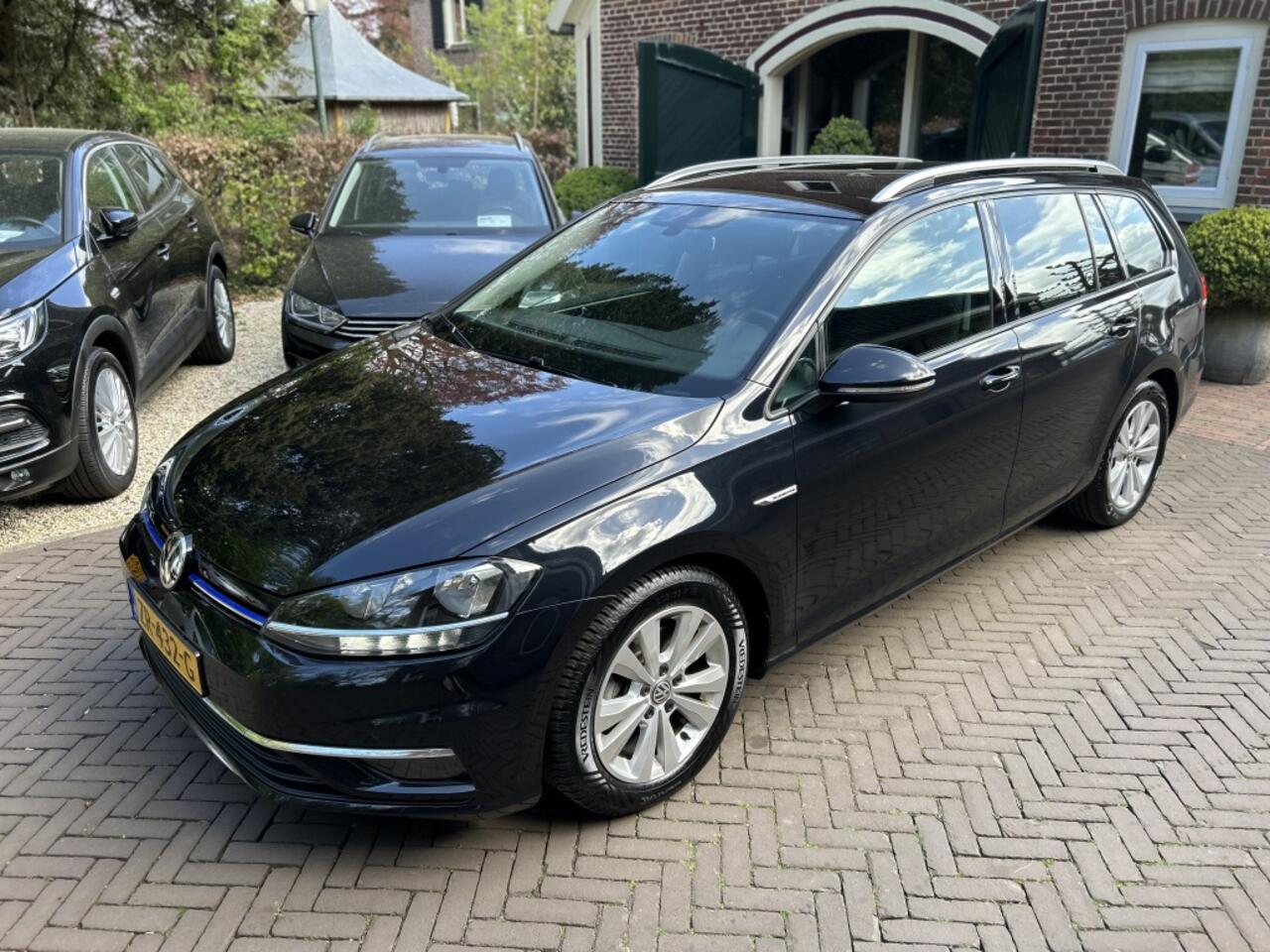Volkswagen GOLF Variant 1.5 TSI 130pk Bns Navi, CarPlay, Trekhaak, Stoelverwarming