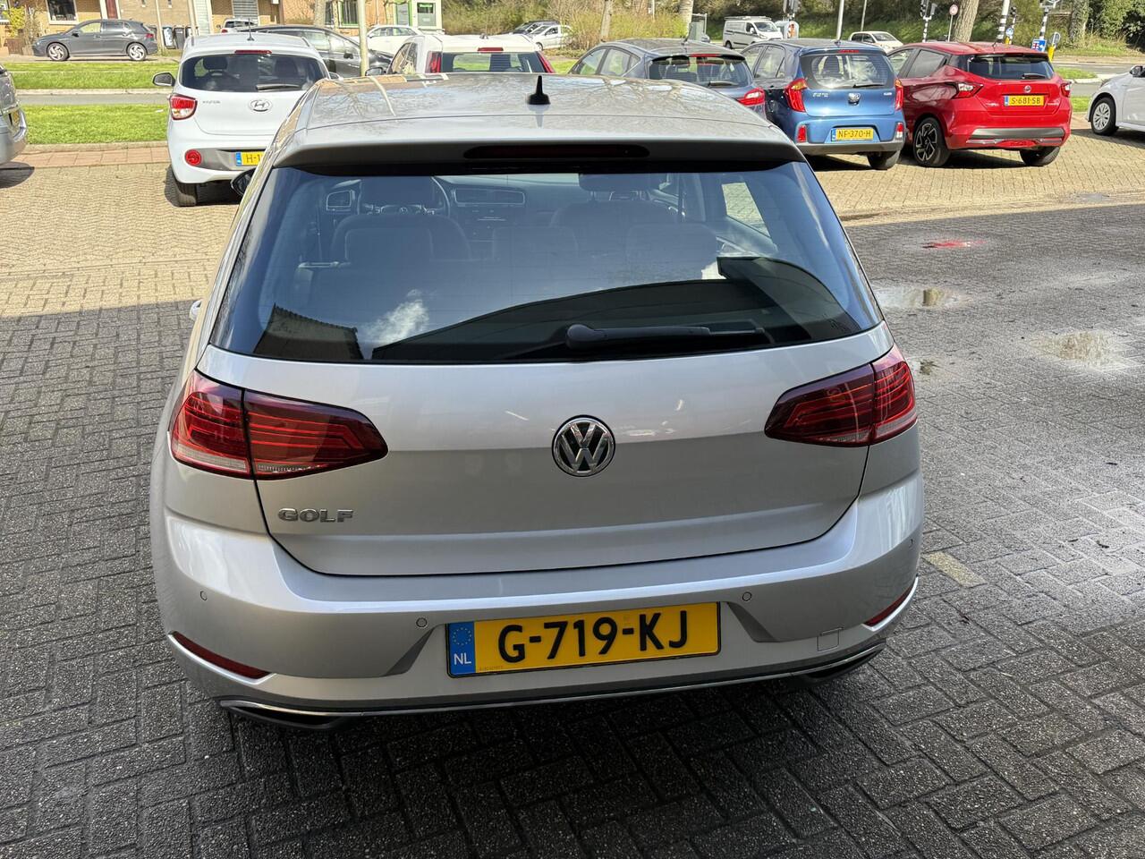 Volkswagen GOLF 1.0 TSI Comfortline Business Airco clima/ Navigatie/ Cruise/ Apple carplay/ PDC/ LMV