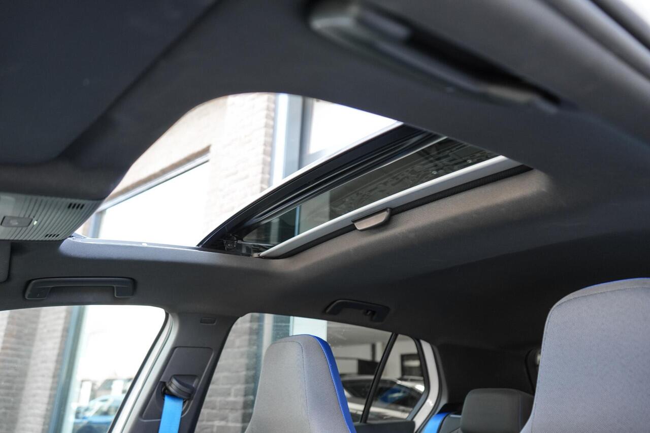 Volkswagen GOLF 1.4 eHybrid GTE | ALCANTARA | SFEER | CAMERA | PANO | IQ