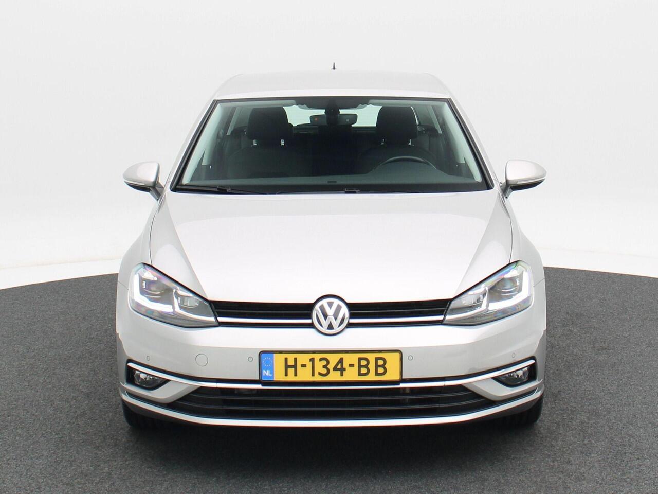 Volkswagen GOLF 1.5 TSi 150 Pk Automaat Highline | Adaptive Cruise | Climate Control | Carplay | LED | Sensoren | Navigatiesysteem | 17 Inch