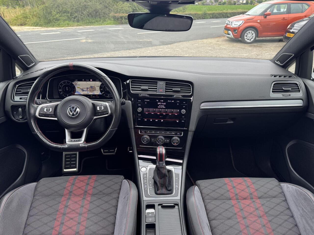 Volkswagen GOLF 2.0 TSI GTI TCR AKRA | PANO | NAVI | VIRTUAL | DYNAUDIO | BOVAG !