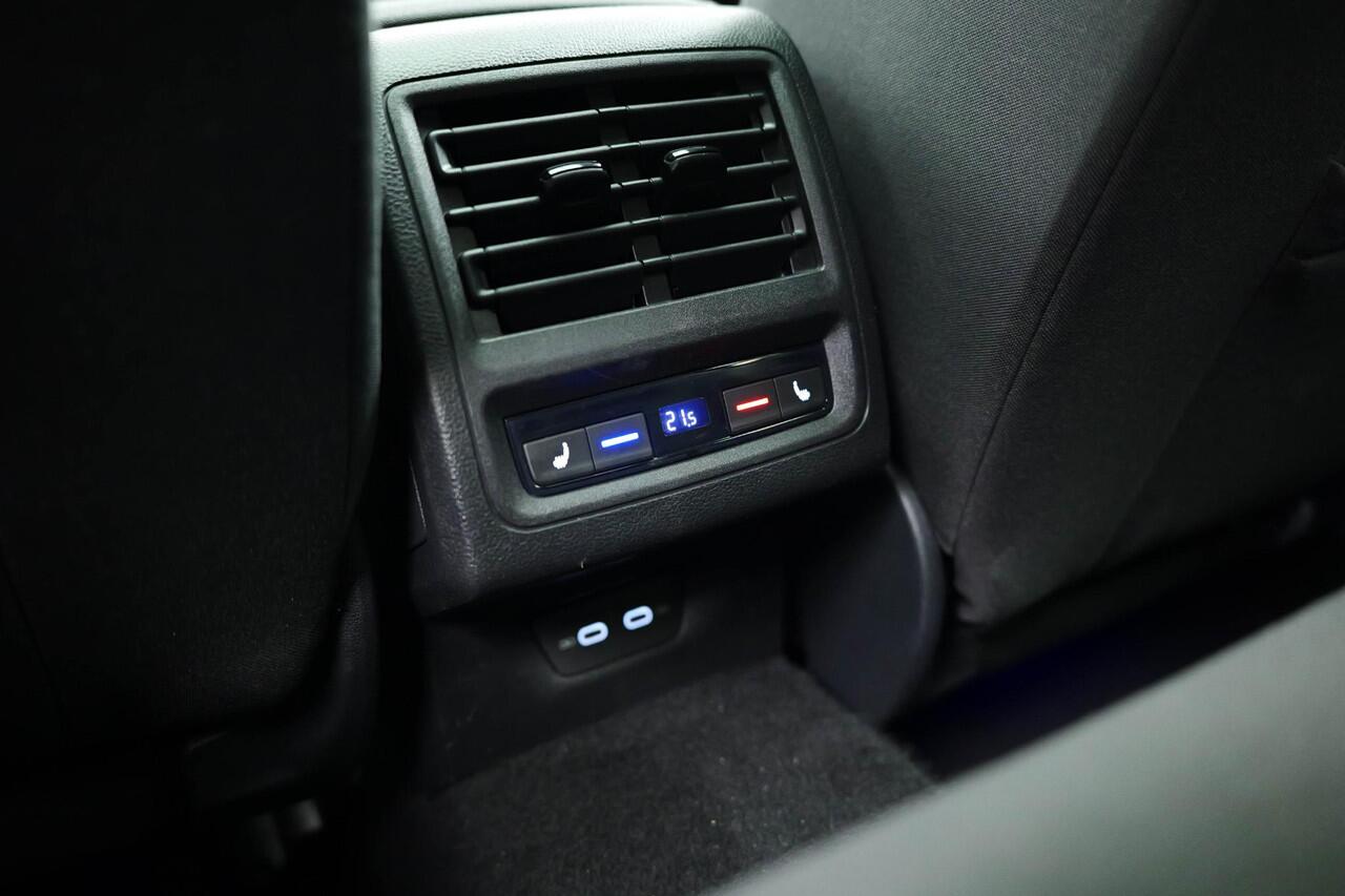 Volkswagen GOLF 1.5 TSI Highline Business R |Pano|Memory|Camera|Massage|