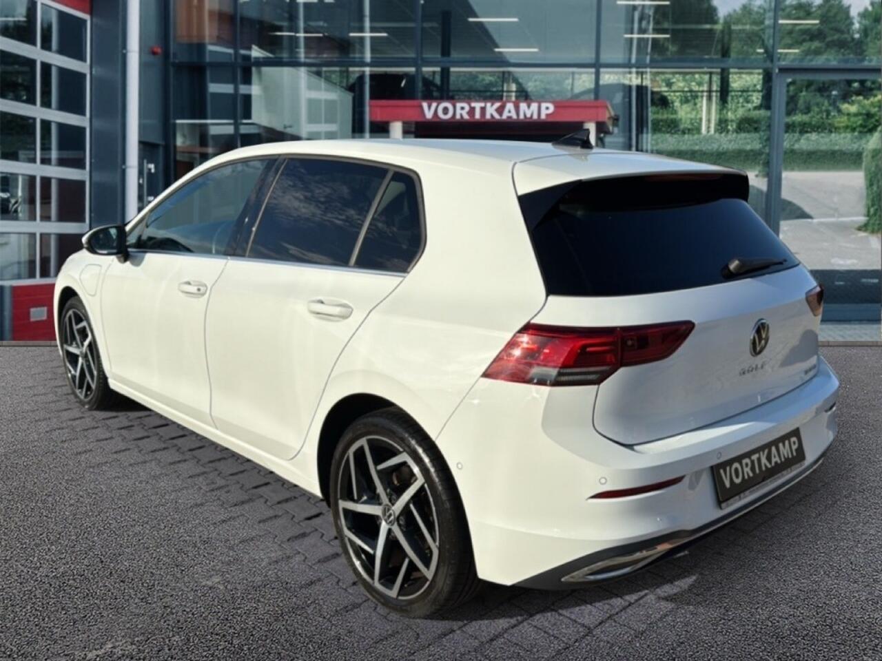 Volkswagen GOLF 1.4 TSI DSG STYLE EHYBRID TREKHAAK/CAMERA/MEMORY/NAVI/ACC/STOELVERW