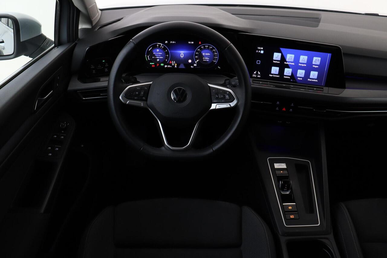 Volkswagen GOLF 1.4 eHybrid STYLE -ergoActive|CAMERA|WINTER|ADAP.CRUISE|DISCOVER-MEDIA|PRIVACY.GLAS