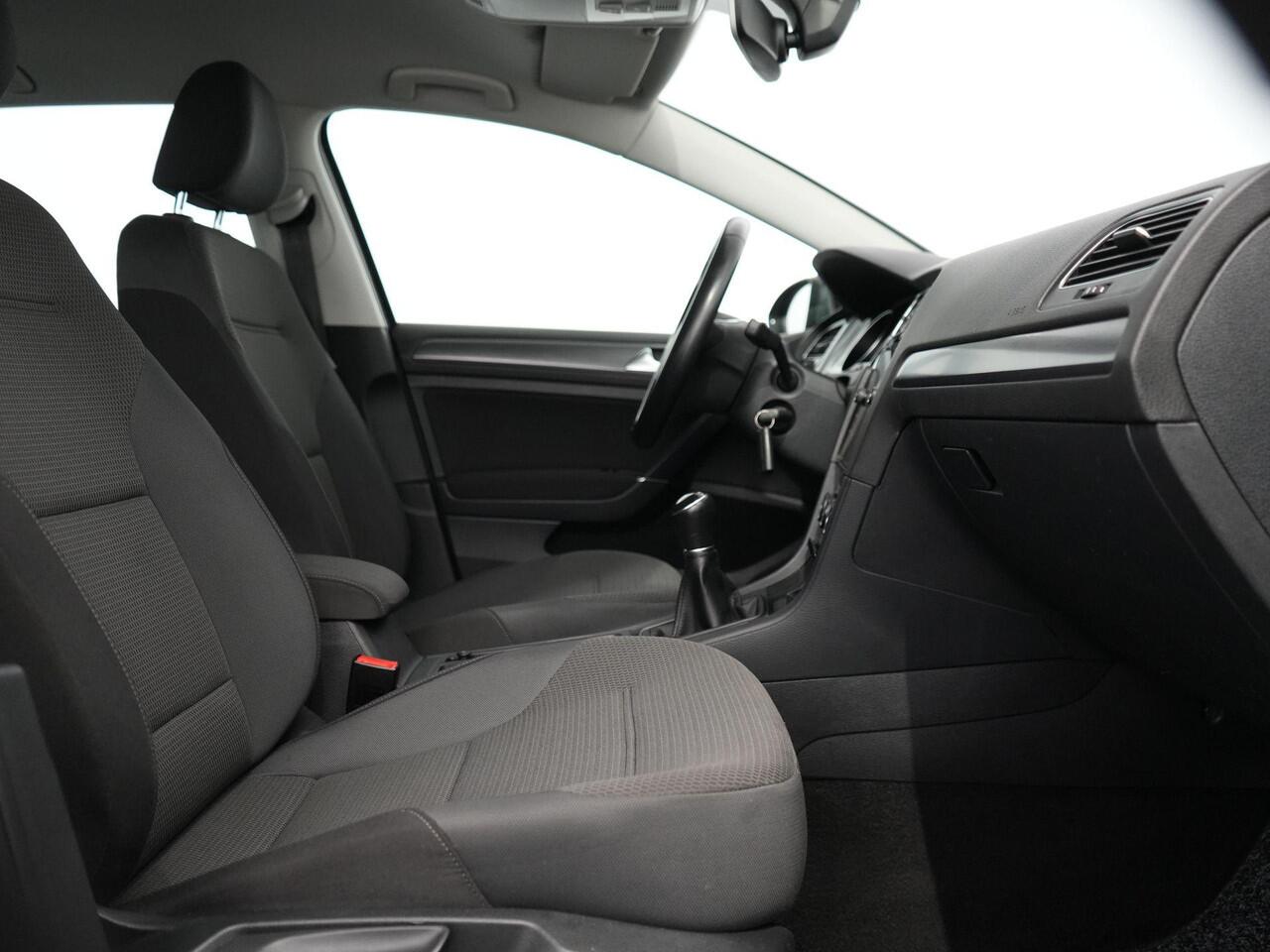 Volkswagen GOLF Variant 1.5 TSI Comfortline | Carplay | Trekhaak | ACC |