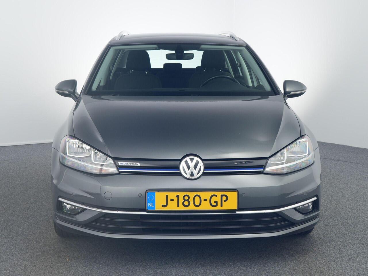 Volkswagen GOLF Variant 1.5 TSI Comfortline | Carplay | Trekhaak | ACC |