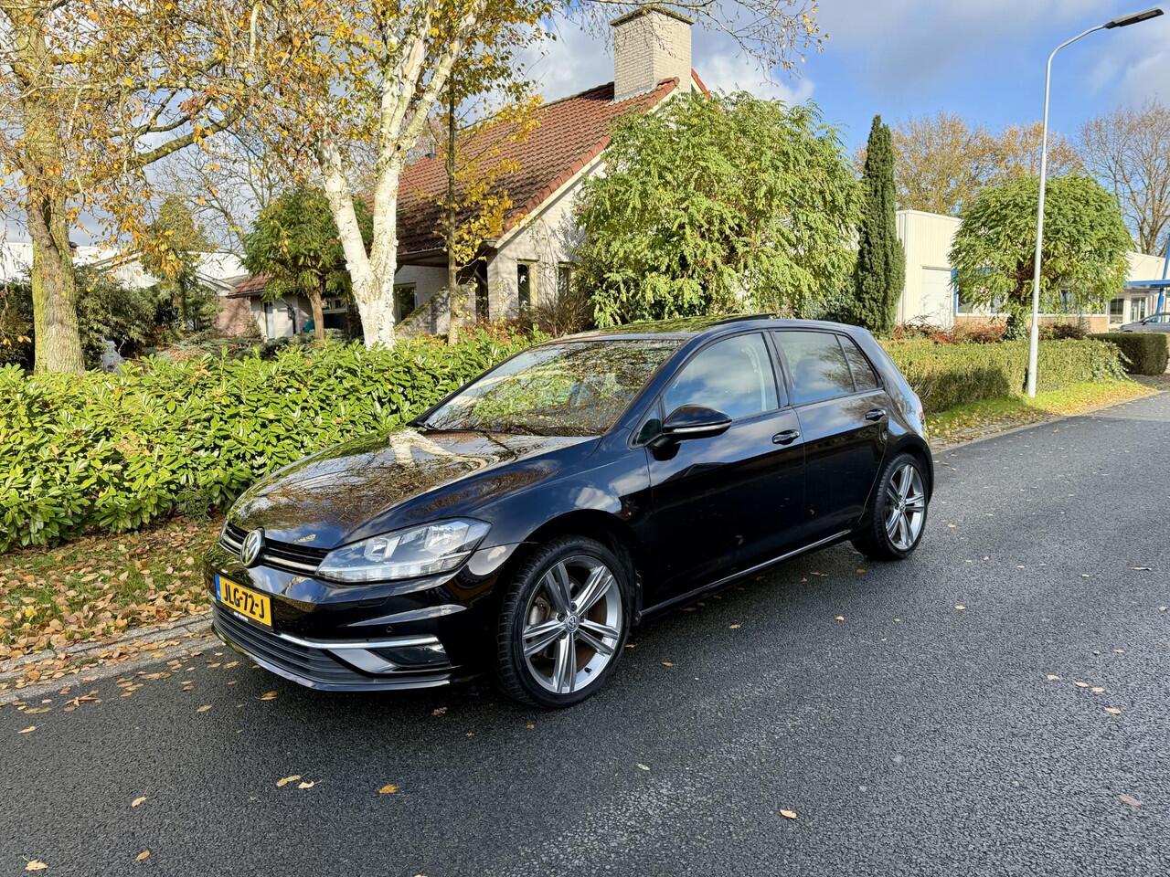 Volkswagen GOLF 1.5 TSI DSG 150PK R-LineoPanooNavioCamera
