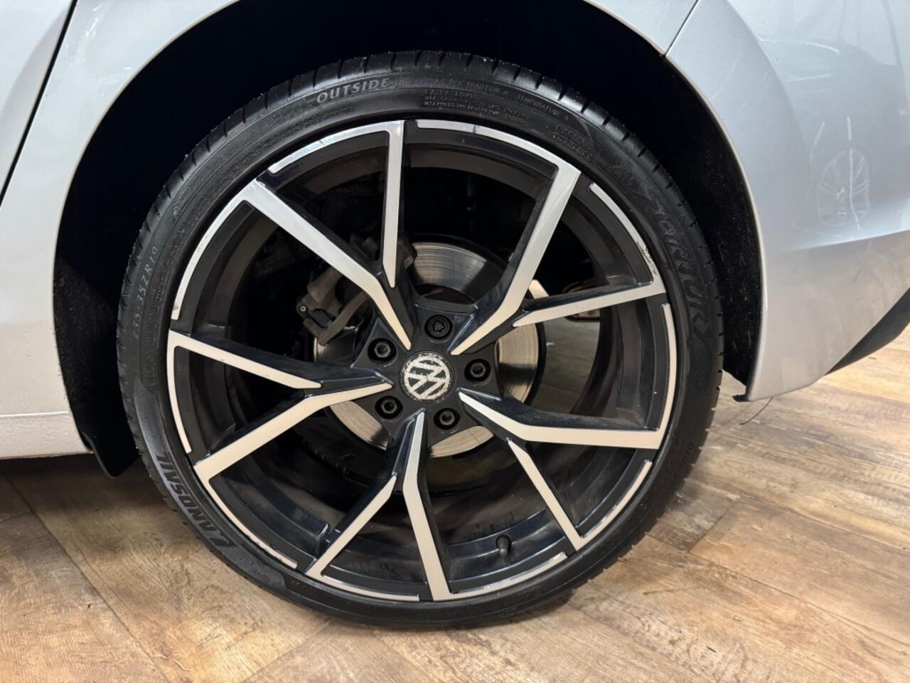 Volkswagen GOLF 1.0 TSI VIII 5 DRS - ECC - CARPLAY