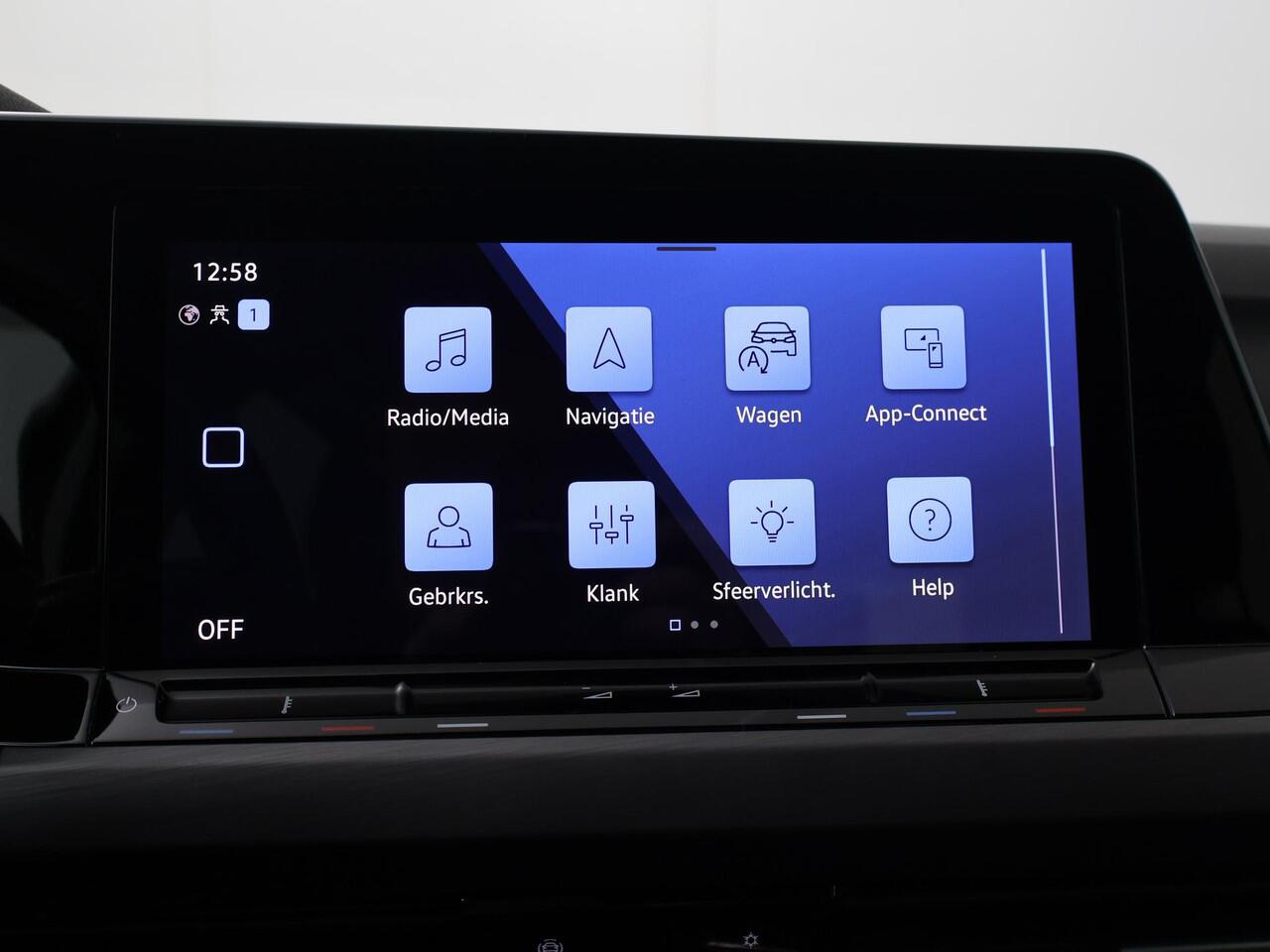 Volkswagen GOLF 1.5 TSI Style | 130 PK | Navigatie | Adaptive Cruisecontrol | Digitaal display