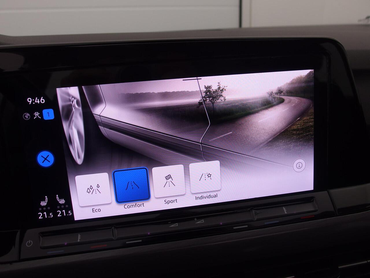 Volkswagen GOLF 1.5 eTSI 150PK 1st Edition Style AUTOMAAT / PANORAMADAK / FULL LED / SFEER / STOELVERW / NAVI / CARPLAY / DAB+ / ACC / NL-AUTO