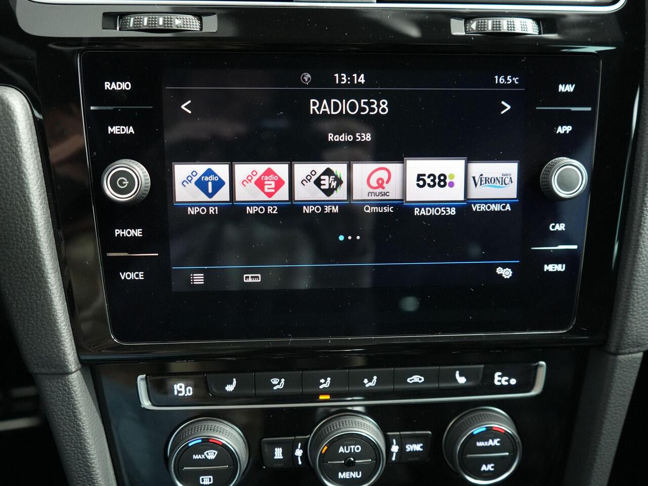 Volkswagen GOLF 1.4 eHybrid GTE | Dealer onderhouden | Standkachel | ACC | LED |