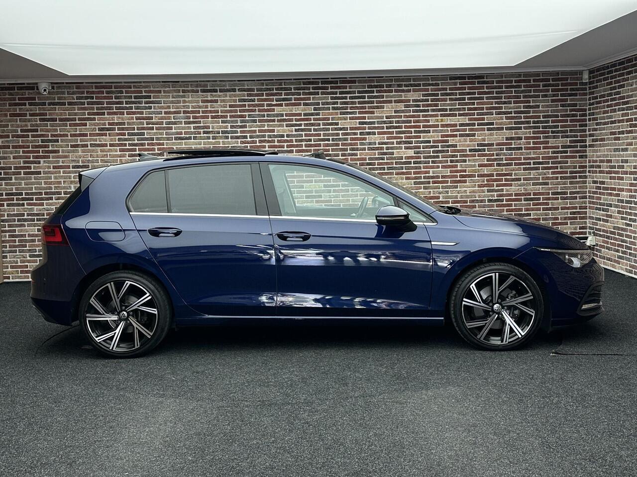 Volkswagen GOLF 1.5 eTSI Style Panorama IQ Elek Stoel Dealer ondrh