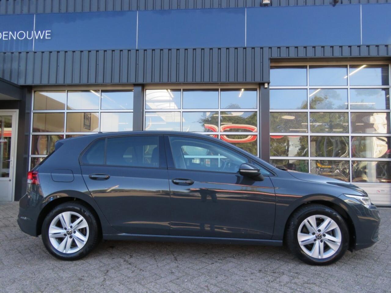 Volkswagen GOLF VIII 1.5 eTSI 150pk DSG-aut. / Stoel en stuurverw. / Adap.cruise / BOVAG garantie