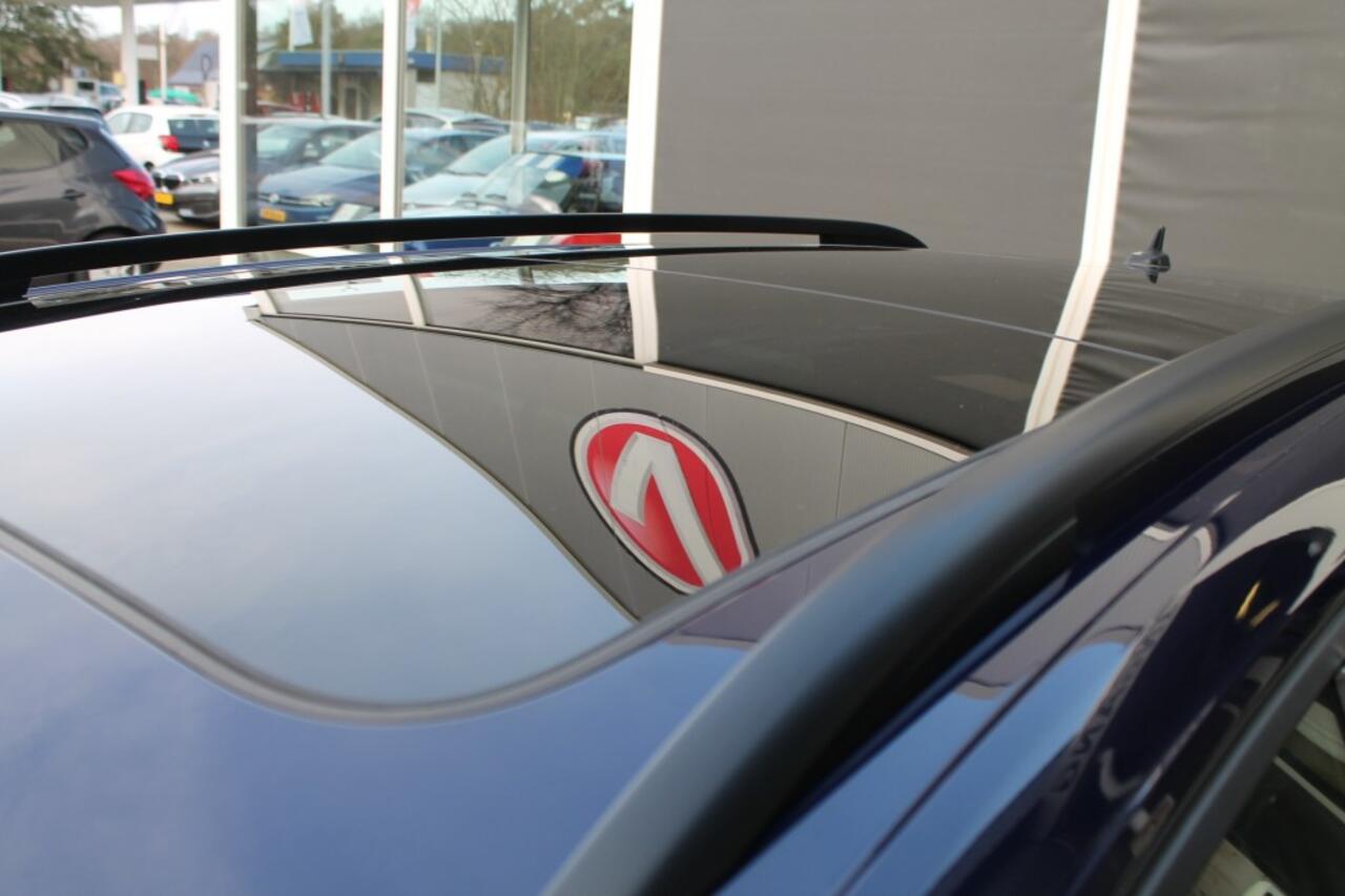 Volkswagen GOLF 1.6 TDI COMFORT BUSINESS CAMERA CLIMA PANORAMADAK VIRTUAL COCKPIT